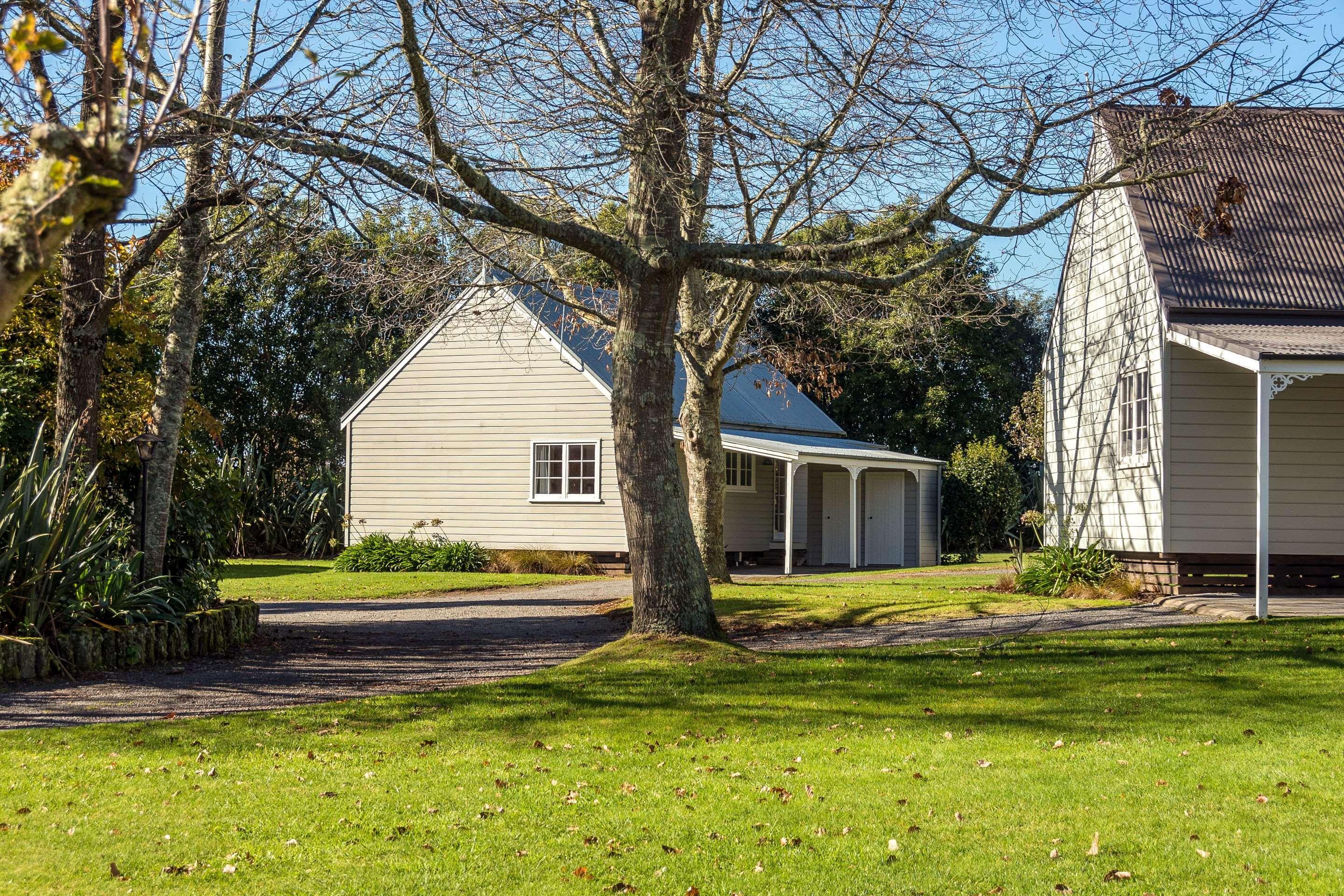 Huka Falls Resort Taupo Exterior photo The stable