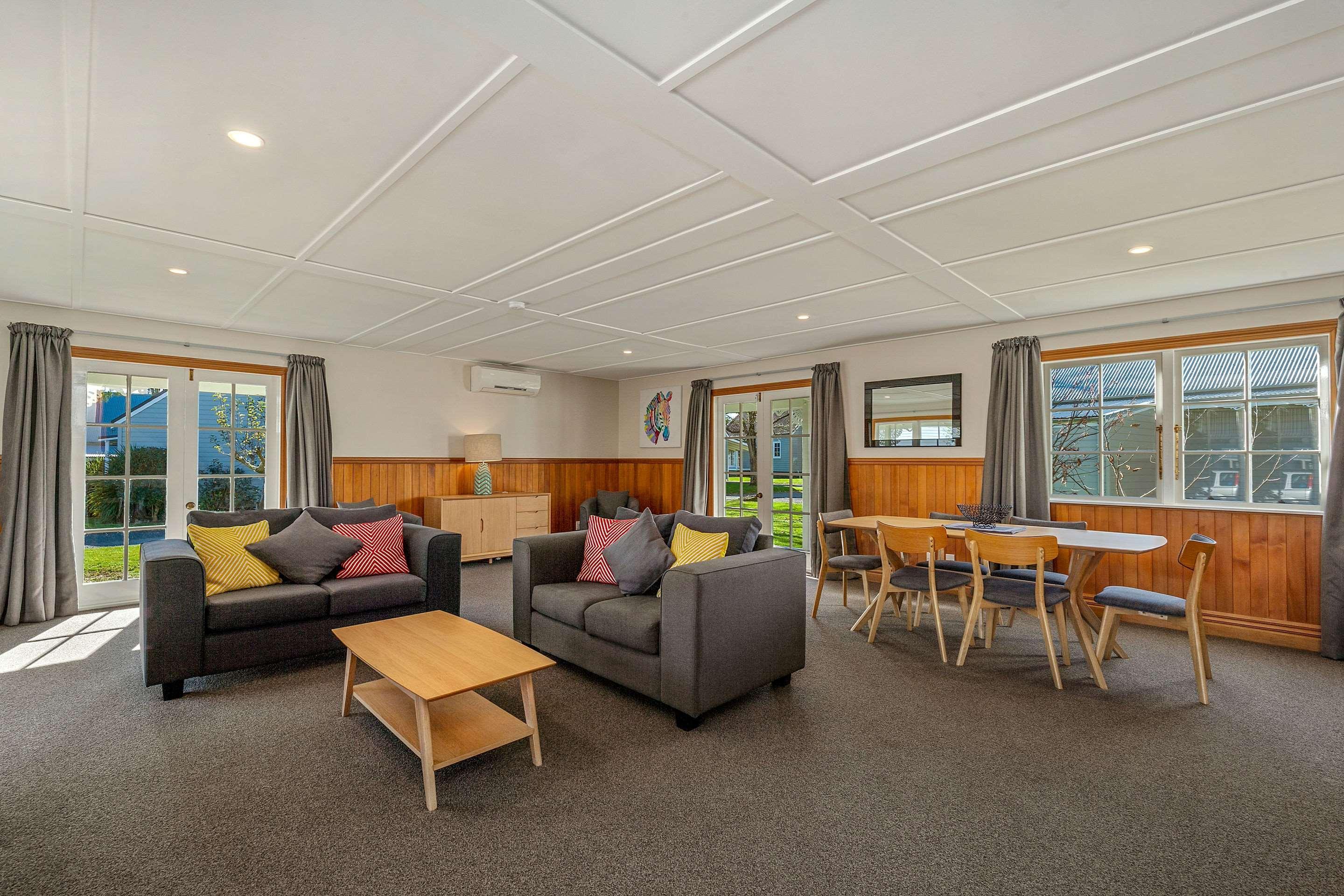 Huka Falls Resort Taupo Exterior photo The common room at the University of Waikato's Melville Hall