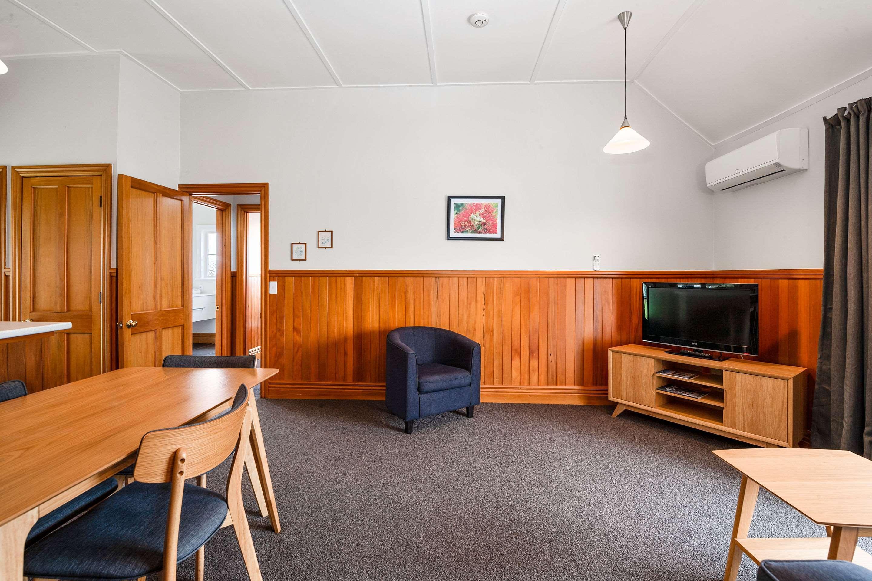 Huka Falls Resort Taupo Exterior photo A common room at the University of Otago