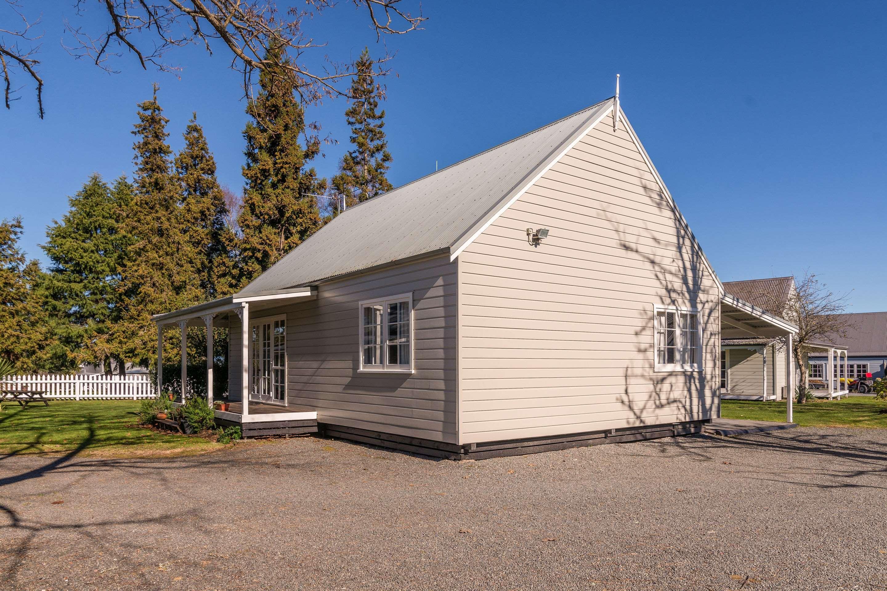 Huka Falls Resort Taupo Exterior photo The school's 1875 classroom