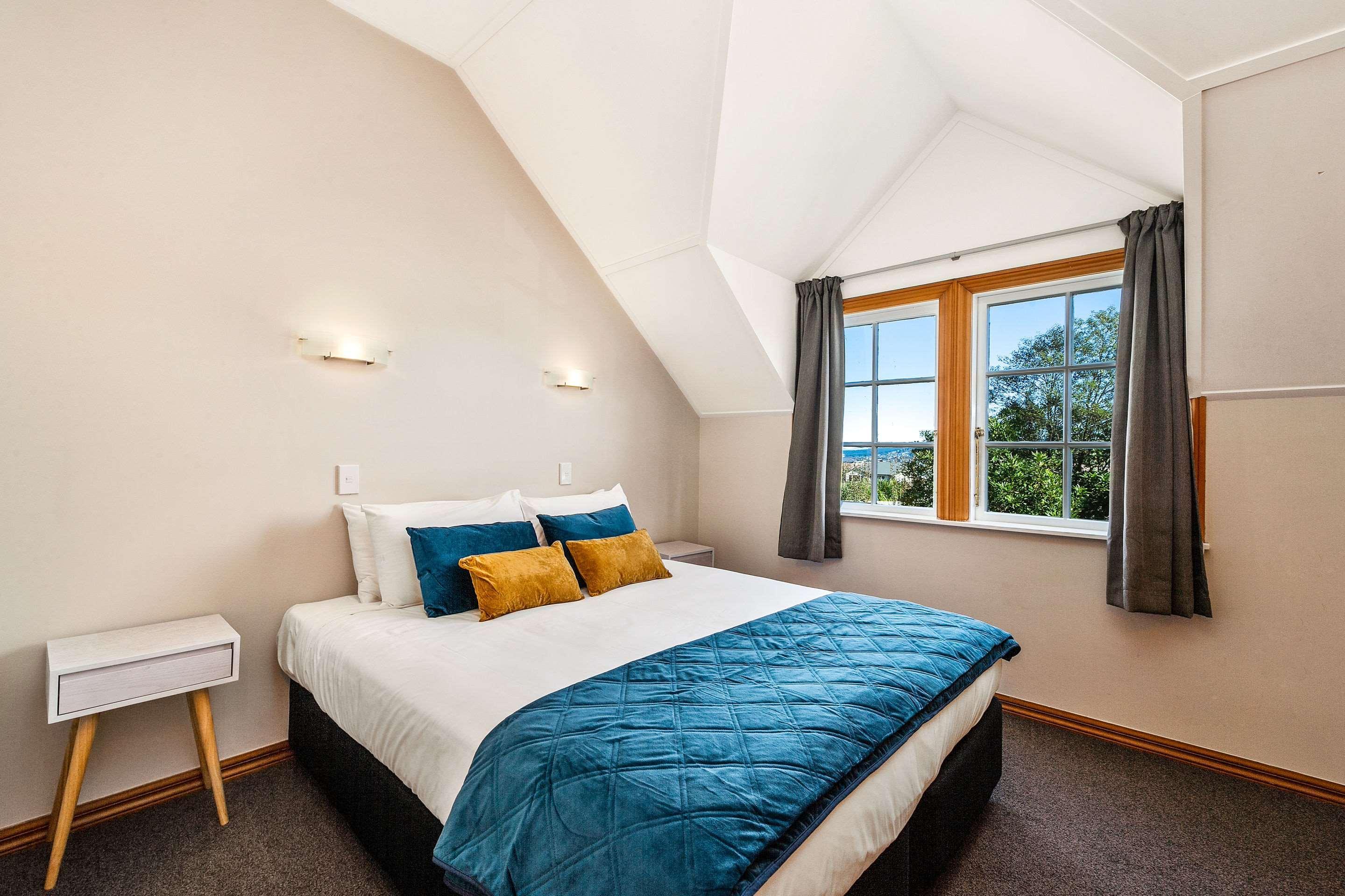 Huka Falls Resort Taupo Exterior photo A bedroom at the hotel